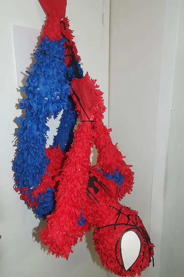Pinata Spiderman Fabrication Artisanale 4 Pinata Spiderman Fabrication Artisanale – Image 2