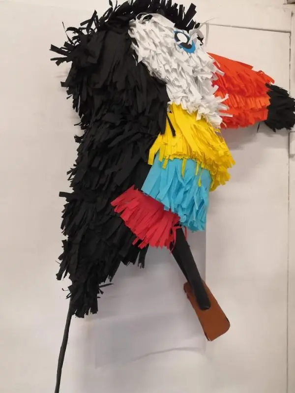 Pinata à Casser Toucan Fabrication Artisanale 3 Pinata à Casser Toucan Fabrication Artisanale
